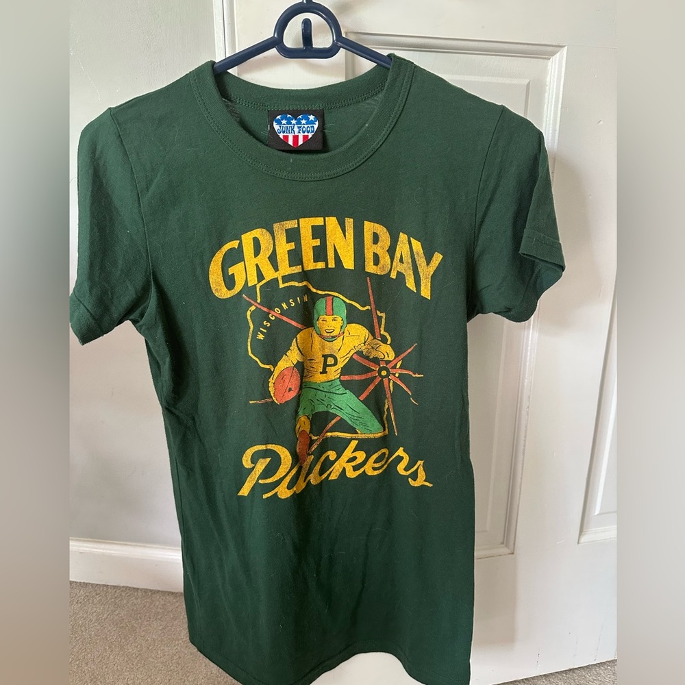 Green Bay Packers women’s vintage Tee